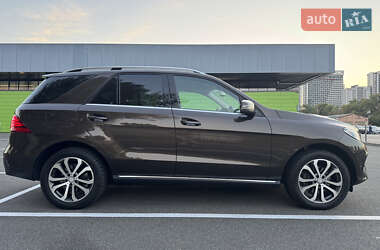 Внедорожник / Кроссовер Mercedes-Benz GLE-Class 2016 в 