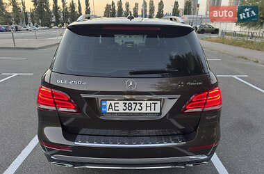 Внедорожник / Кроссовер Mercedes-Benz GLE-Class 2016 в 