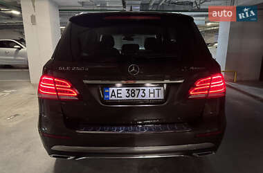 Внедорожник / Кроссовер Mercedes-Benz GLE-Class 2016 в 