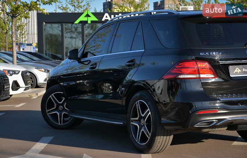 Внедорожник / Кроссовер Mercedes-Benz GLE-Class 2016 в Киеве