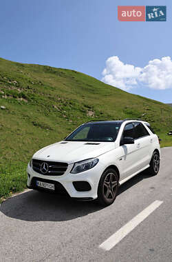 Позашляховик / Кросовер Mercedes-Benz GLE-Class 2017 в 