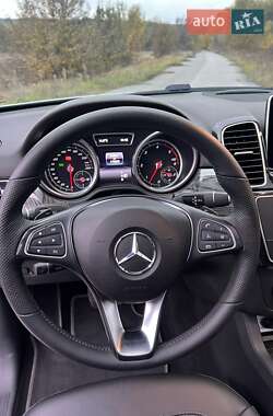 Внедорожник / Кроссовер Mercedes-Benz GLE-Class 2016 в 
