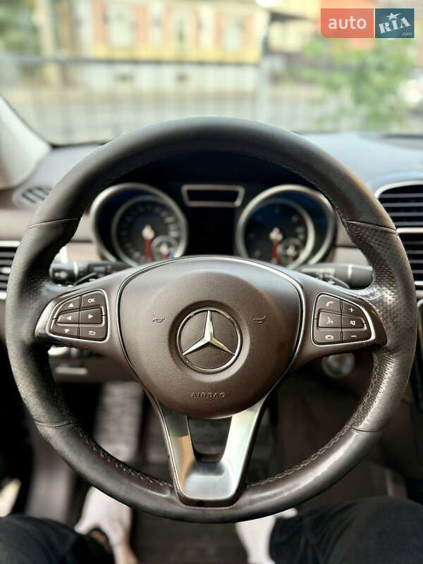 Внедорожник / Кроссовер Mercedes-Benz GLE-Class 2017 в Харькове фото 40 Внедорожник / Кроссовер Mercedes-Benz GLE-Class 2017 в Харькове