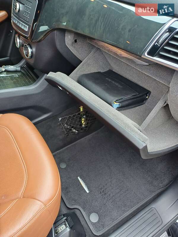 Внедорожник / Кроссовер Mercedes-Benz GLE-Class 2017 в Сарнах