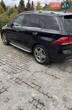 Внедорожник / Кроссовер Mercedes-Benz GLE-Class 2017 в 