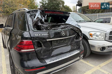 Внедорожник / Кроссовер Mercedes-Benz GLE-Class 2017 в 