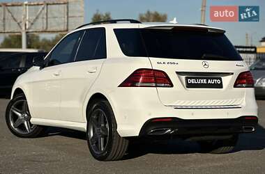 Внедорожник / Кроссовер Mercedes-Benz GLE-Class 2017 в 