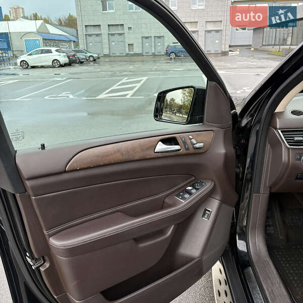 Внедорожник / Кроссовер Mercedes-Benz GLE-Class 2015 в Киеве фото 14 Внедорожник / Кроссовер Mercedes-Benz GLE-Class 2015 в Киеве
