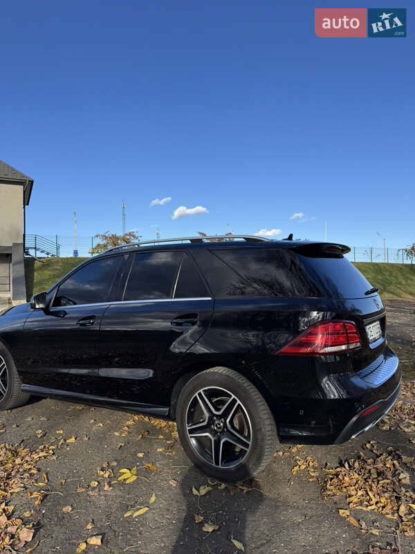 Позашляховик / Кросовер Mercedes-Benz GLE-Class 2017 в Чернівцях фото 7 Позашляховик / Кросовер Mercedes-Benz GLE-Class 2017 в Чернівцях