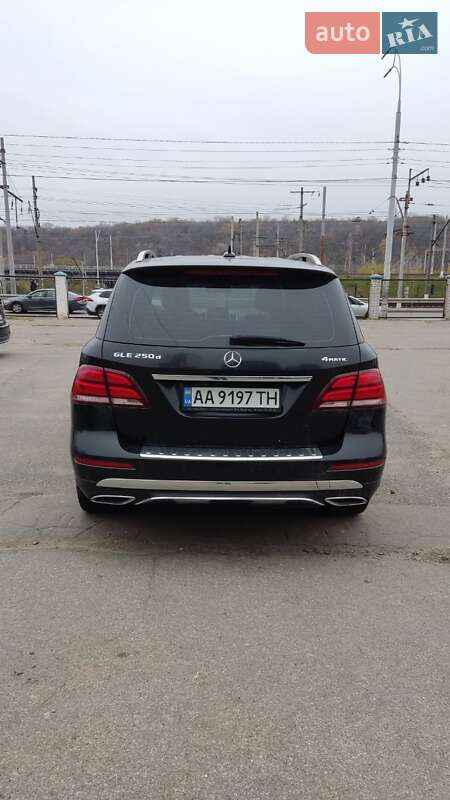 Внедорожник / Кроссовер Mercedes-Benz GLE-Class 2017 в Киеве
