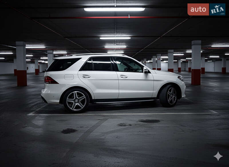 Позашляховик / Кросовер Mercedes-Benz GLE-Class 2016 в Самборі фото 5 Позашляховик / Кросовер Mercedes-Benz GLE-Class 2016 в Самборі