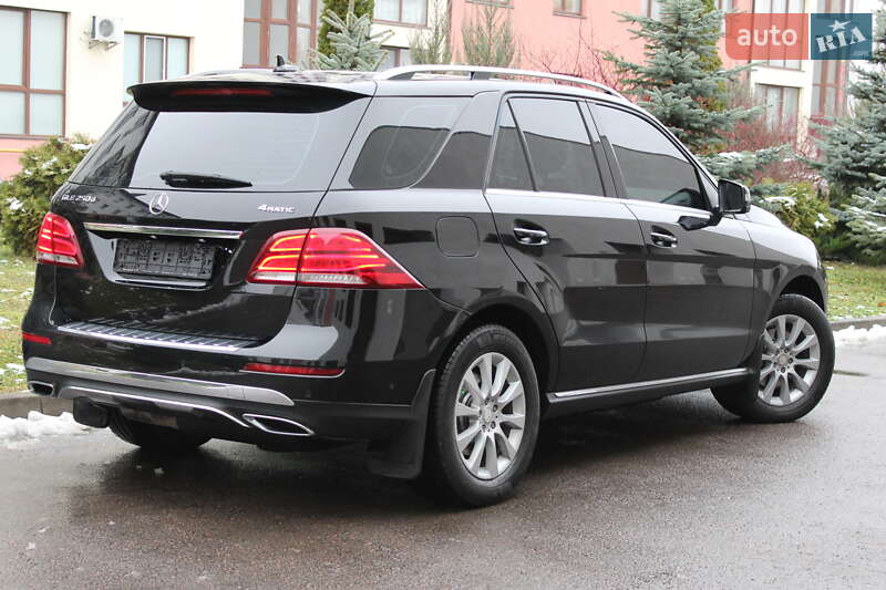 Позашляховик / Кросовер Mercedes-Benz GLE-Class 2017 в Рівному фото 11 Позашляховик / Кросовер Mercedes-Benz GLE-Class 2017 в Рівному