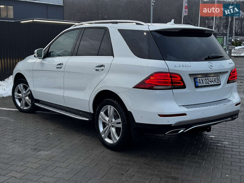 Внедорожник / Кроссовер Mercedes-Benz GLE-Class 2016 в Львове фото 16 Внедорожник / Кроссовер Mercedes-Benz GLE-Class 2016 в Львове