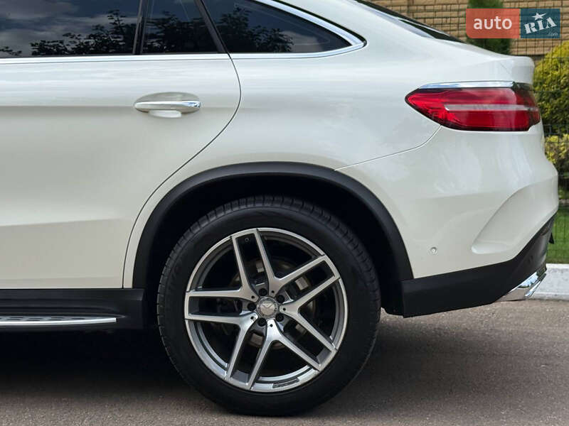 Внедорожник / Кроссовер Mercedes-Benz GLE-Class 2015 в Ровно