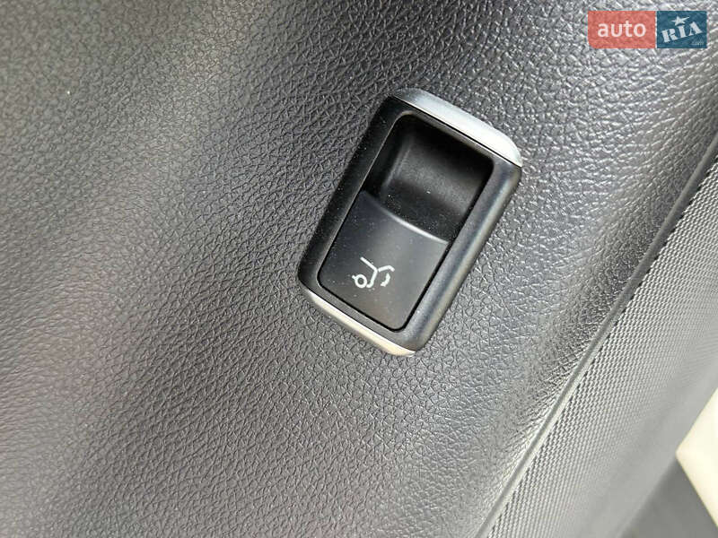 Внедорожник / Кроссовер Mercedes-Benz GLE-Class 2015 в Ровно