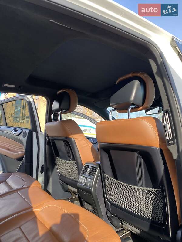 Позашляховик / Кросовер Mercedes-Benz GLE-Class 2015 в Чернівцях