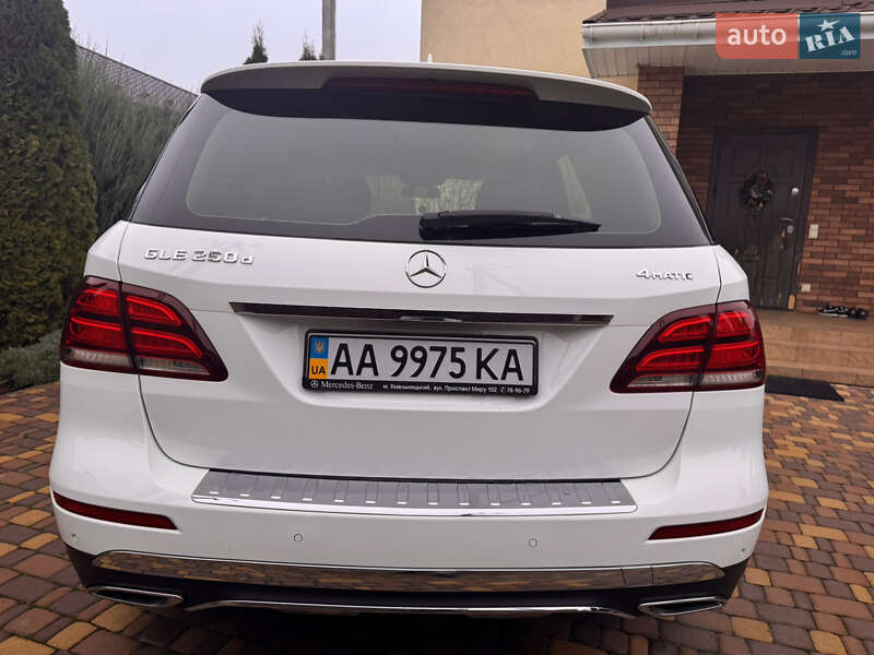 Позашляховик / Кросовер Mercedes-Benz GLE-Class 2017 в Києві фото 6 Позашляховик / Кросовер Mercedes-Benz GLE-Class 2017 в Києві