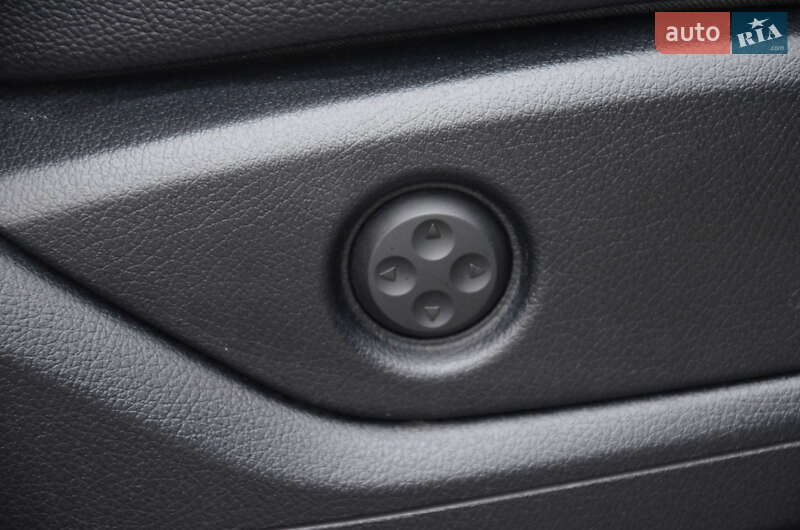 Внедорожник / Кроссовер Mercedes-Benz GLE-Class 2016 в Харькове