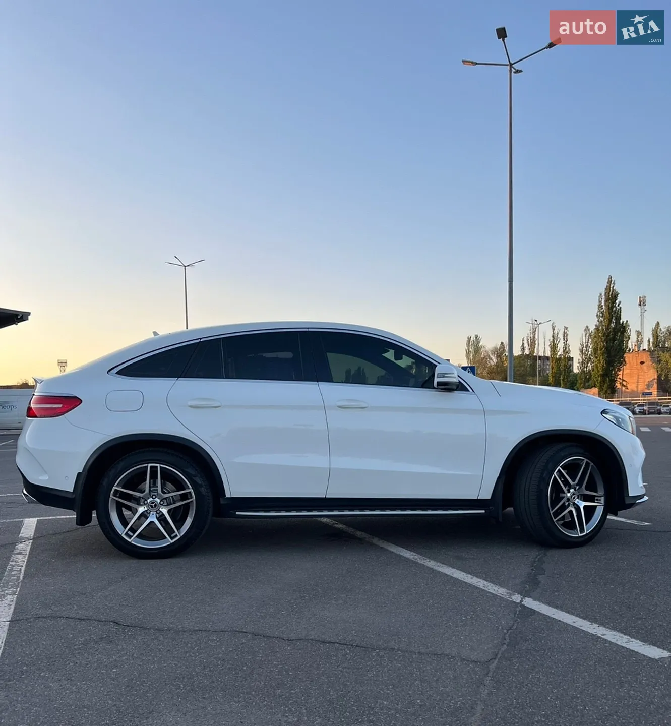 2016 Mercedes-Benz GLE - мініатюра 18