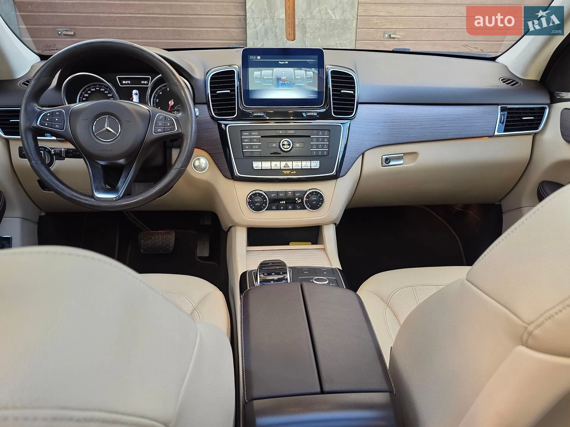 2016 Mercedes-Benz GLE - мініатюра 32