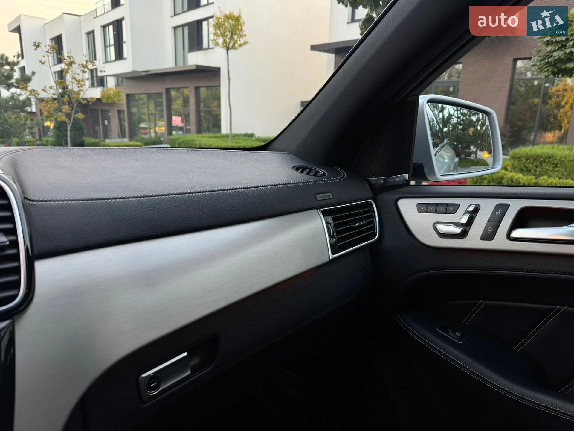 2016 Mercedes-Benz GLE - мініатюра 35