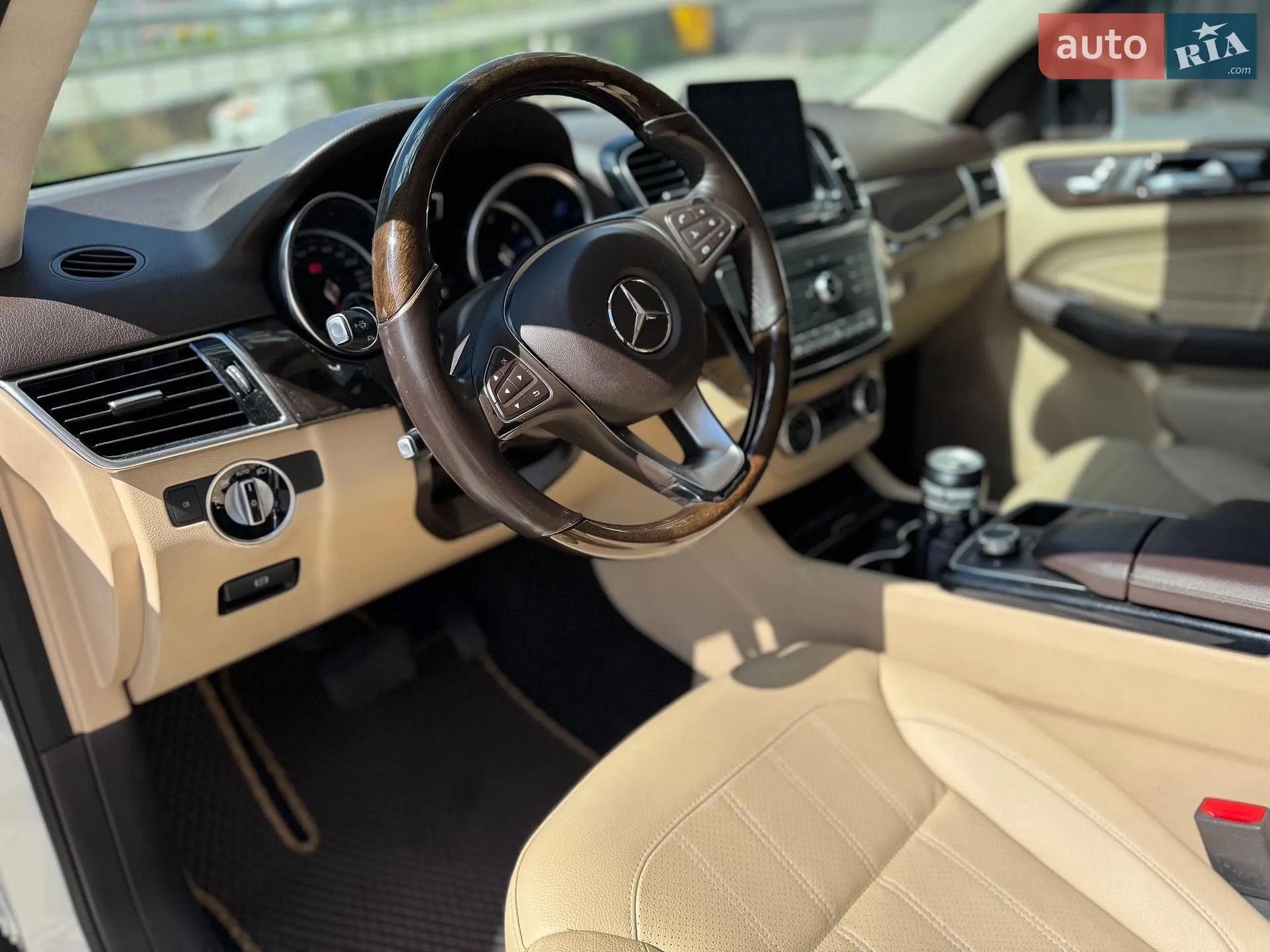 2017 Mercedes-Benz GLE - мініатюра 17