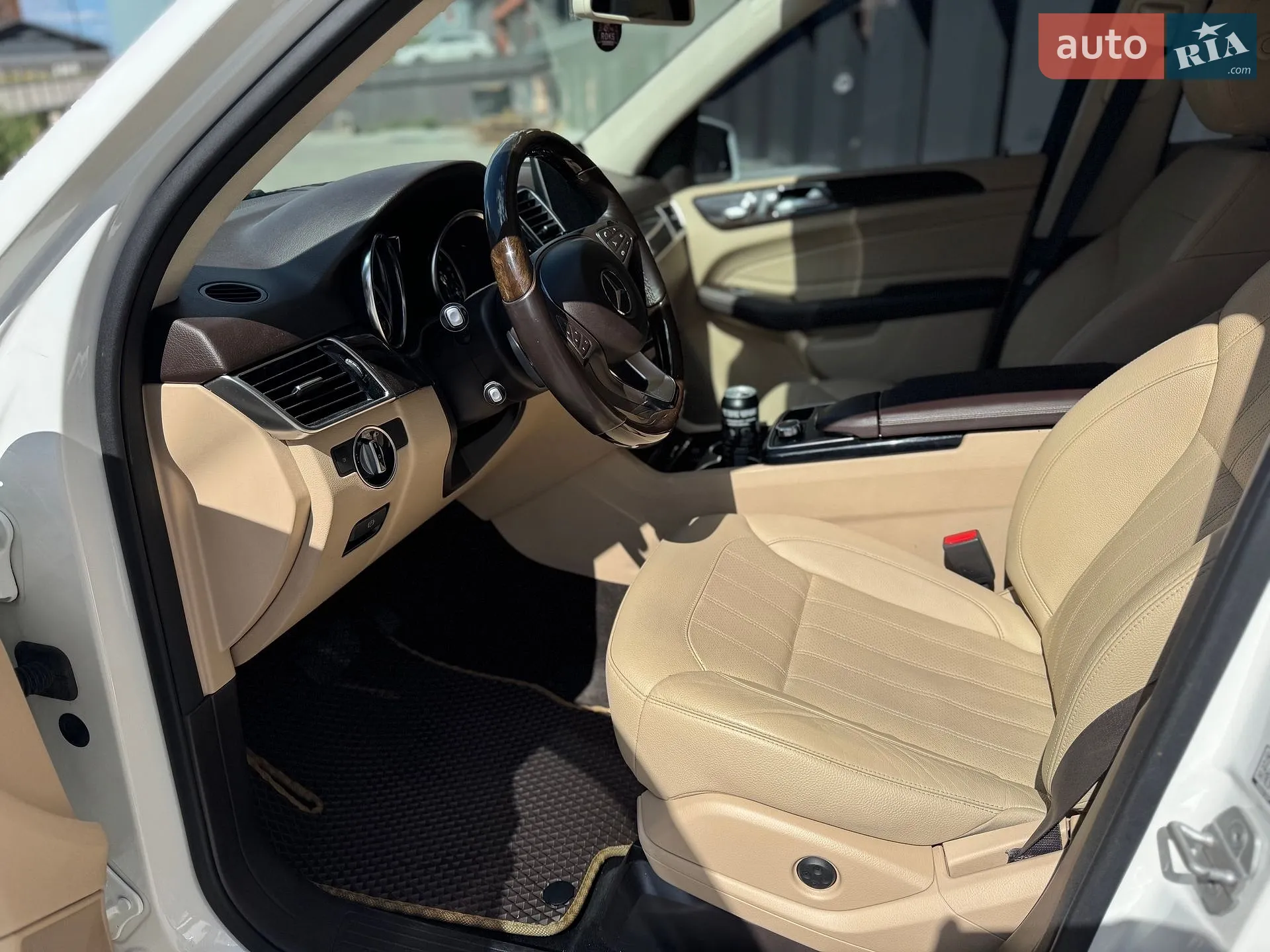 2017 Mercedes-Benz GLE - мініатюра 18