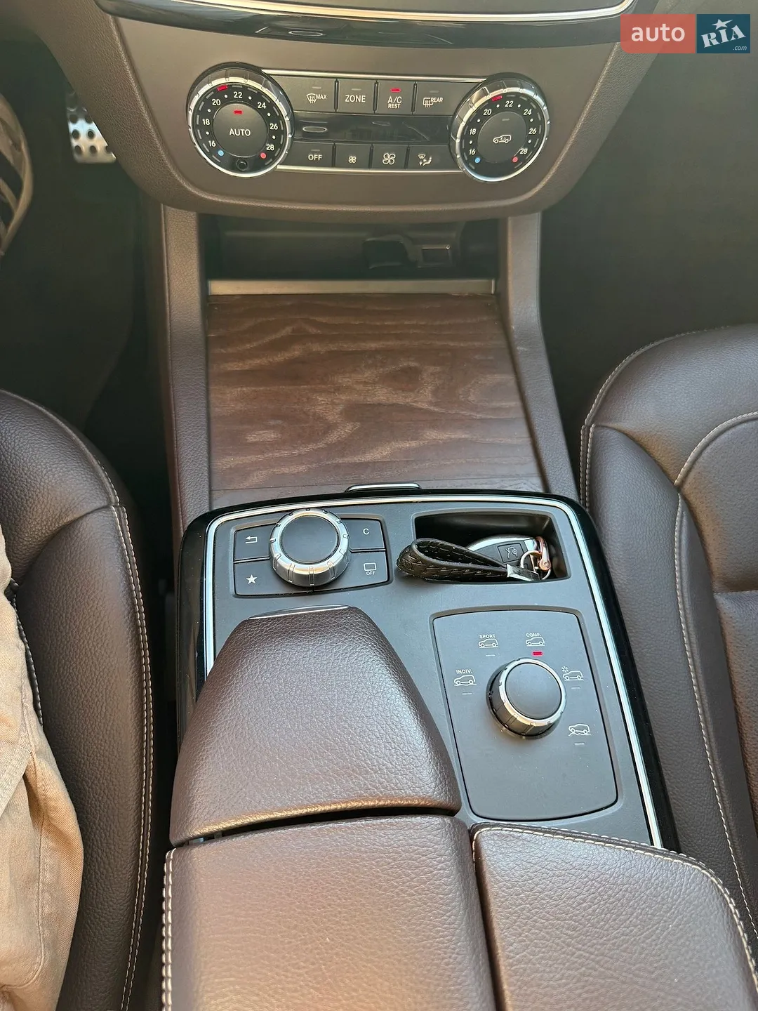 2017 Mercedes-Benz GLE - мініатюра 28