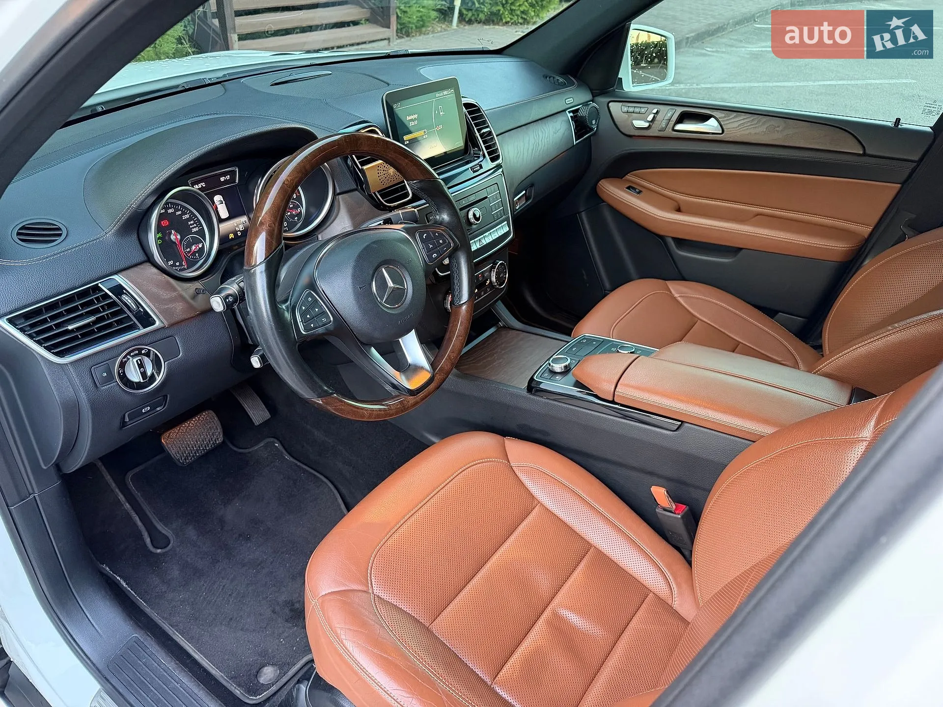 2016 Mercedes-Benz GLE - мініатюра 19