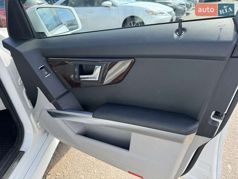Позашляховик / Кросовер Mercedes-Benz GLK-Class 2014 в Києві