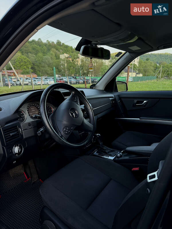 Внедорожник / Кроссовер Mercedes-Benz GLK-Class 2011 в Сваляве