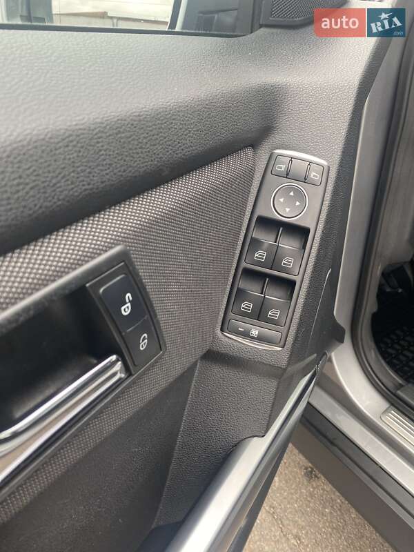 Внедорожник / Кроссовер Mercedes-Benz GLK-Class 2010 в Киеве
