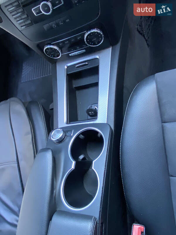 Позашляховик / Кросовер Mercedes-Benz GLK-Class 2012 в Рівному