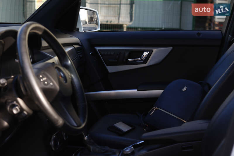 Позашляховик / Кросовер Mercedes-Benz GLK-Class 2010 в Львові фото 23 Позашляховик / Кросовер Mercedes-Benz GLK-Class 2010 в Львові