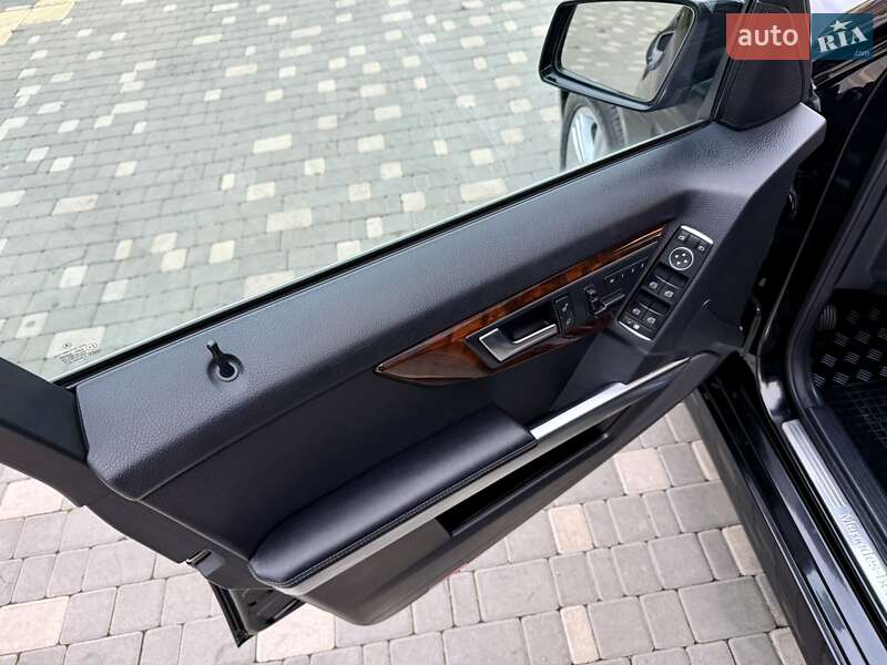 Позашляховик / Кросовер Mercedes-Benz GLK-Class 2013 в Одесі фото 36 Позашляховик / Кросовер Mercedes-Benz GLK-Class 2013 в Одесі