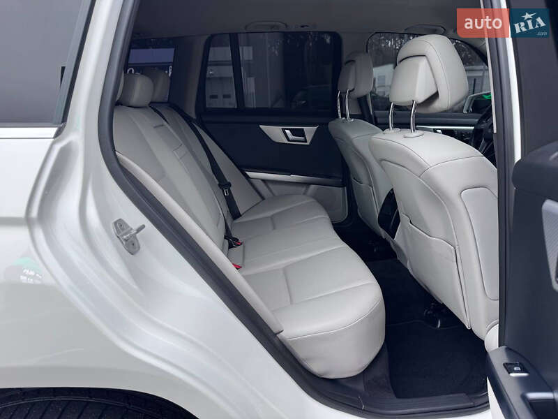 Позашляховик / Кросовер Mercedes-Benz GLK-Class 2014 в Києві