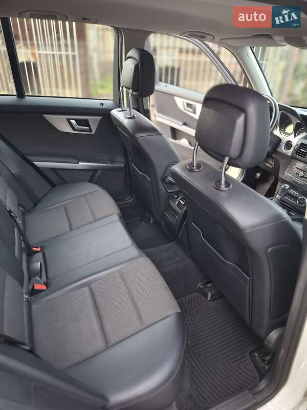 Внедорожник / Кроссовер Mercedes-Benz GLK-Class 2011 в Черкассах фото 6 Внедорожник / Кроссовер Mercedes-Benz GLK-Class 2011 в Черкассах
