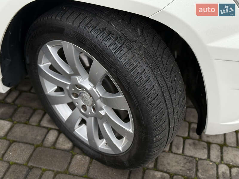 Внедорожник / Кроссовер Mercedes-Benz GLK-Class 2011 в Черновцах