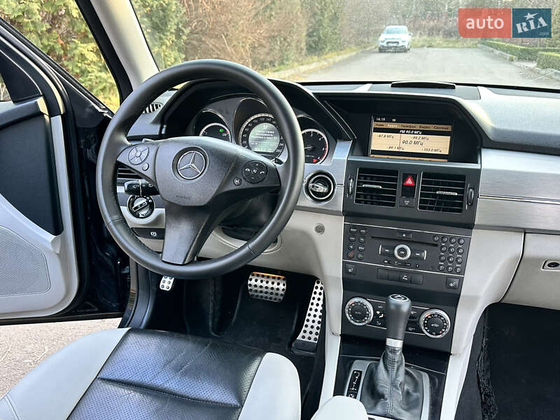 Внедорожник / Кроссовер Mercedes-Benz GLK-Class 2010 в Ровно