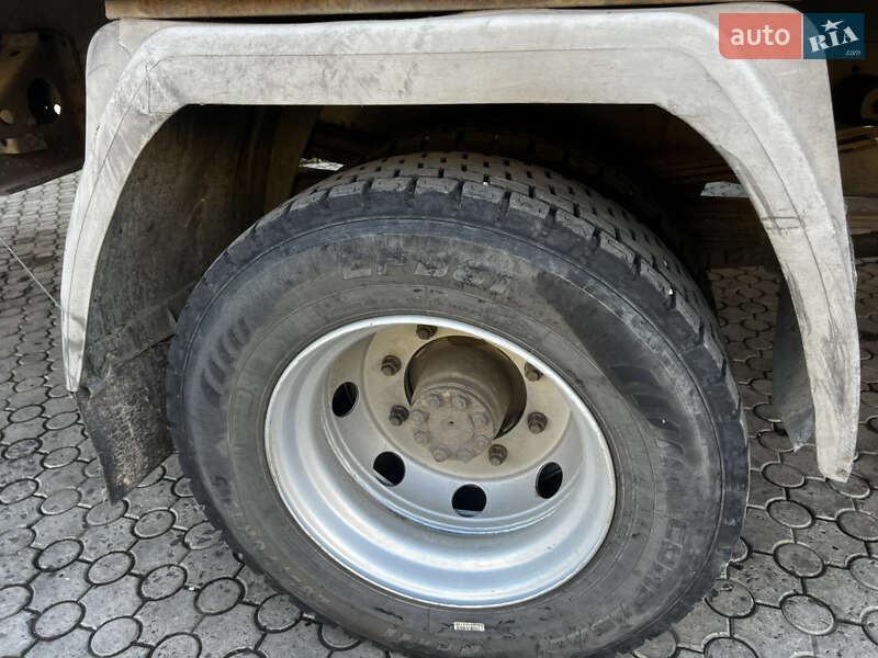 Грузовой фургон Mercedes-Benz LK-Series 1995 в Ужгороде