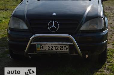 Внедорожник / Кроссовер Mercedes-Benz M-Class 2000 в 