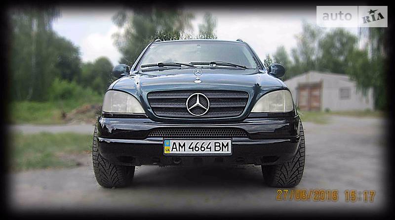 Внедорожник / Кроссовер Mercedes-Benz M-Class 2000 в Коростышеве