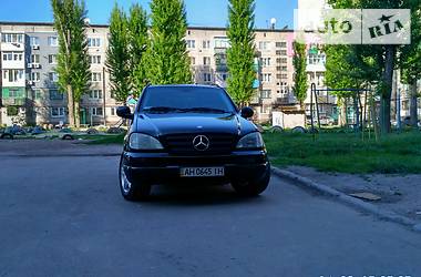 Внедорожник / Кроссовер Mercedes-Benz M-Class 2001 в Покровске