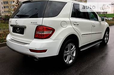 Внедорожник / Кроссовер Mercedes-Benz M-Class 2011 в Киеве