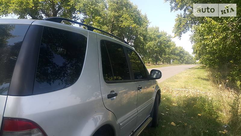 Позашляховик / Кросовер Mercedes-Benz M-Class 2000 в Києві