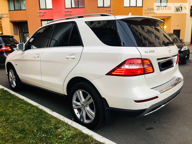 Позашляховик / Кросовер Mercedes-Benz M-Class 2013 в Києві