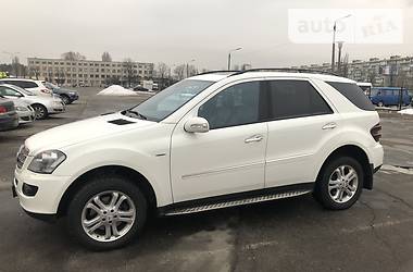 Позашляховик / Кросовер Mercedes-Benz M-Class 2008 в 