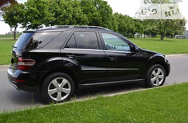 Позашляховик / Кросовер Mercedes-Benz M-Class 2009 в 
