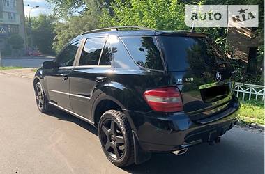 Позашляховик / Кросовер Mercedes-Benz M-Class 2006 в 