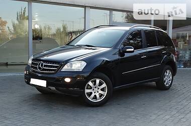 Позашляховик / Кросовер Mercedes-Benz M-Class 2006 в 